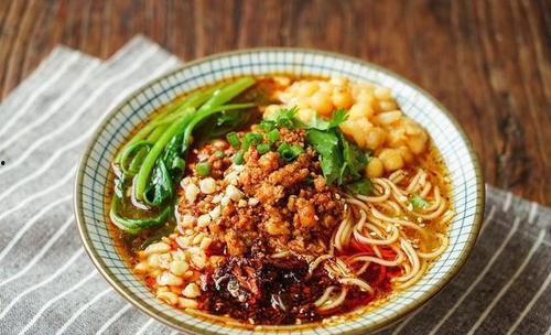 娱乐吃瓜酱吃面条视频