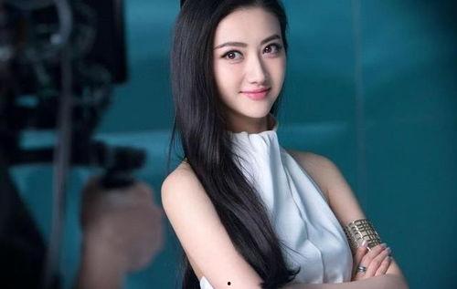 娱乐圈吃瓜背景图女主,揭秘“吃瓜女神”背后的故事