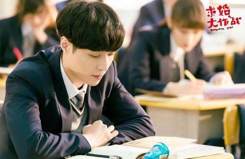 娱乐吃瓜爆料 张艺兴,娱乐圈的“吃瓜”焦点，揭秘他的成长与蜕变